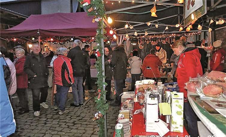 Klein, aber fein, der Weihnachtsmarkt in Klotten. Treboh-Photo 2014