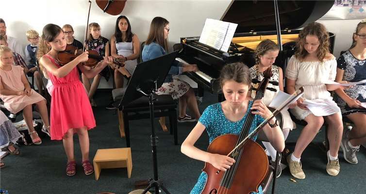 Klein und Groß zeigten bei zwei abwechslungsreichen Konzerten ihr Können. Musikschule der Stadt Neuwied