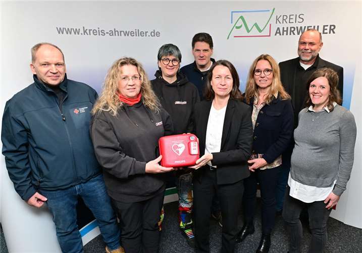 Kleine Helfer, die Leben retten können: Die Kreisverwaltung Ahrweiler, der DRK Kreisverband Ahrweiler e. V. und die Helfer-Stab gGmbH möchten den Kreis „herzsicherer“ machen.  Foto: Ahr-Foto / Kreisverwaltung Ahrweiler