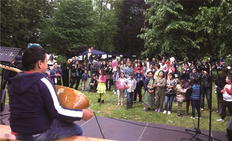 Regenbogen der Kulturen „Kleine Künstler“ vor ganz großem Publikum.privat