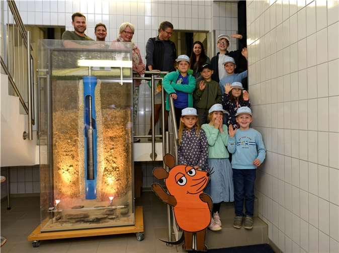 Kleine und große Maus-Fans erkunden das Wasserwerk-Feldfrieden der Stadtwerke. Foto: Meta Welling