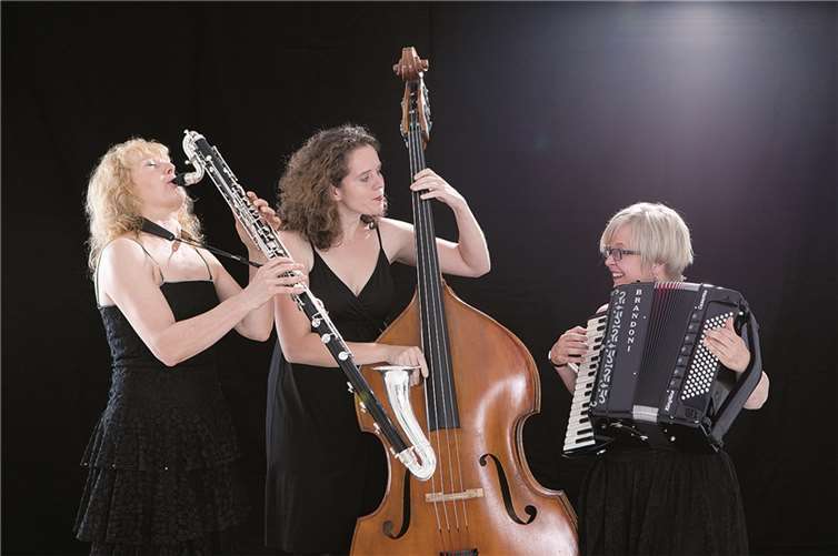 „Klezmers Techter“ überschreiten in ihrem Repertoire die Grenzen der traditionellen Klezmermusik. privat