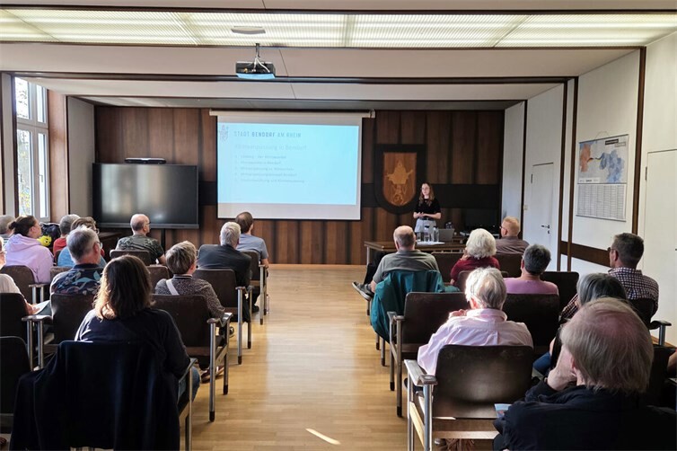 Klimaanpassungsmanagerin Alexandra Mil berichtete, welche Maßnahmen aus dem Klimaanpassungskonzept in Bendorf bereits in Planung und in Umsetzung sind.