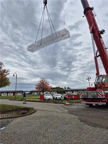Ein Photovoltaik-Carport entsteht Klimaschutz in Aktion.