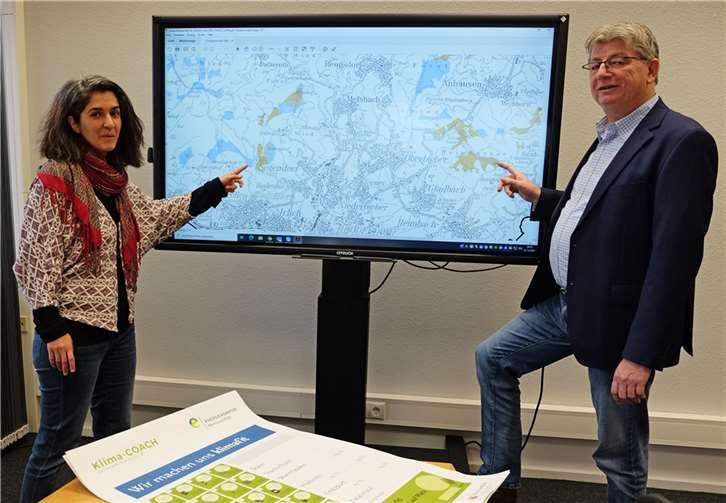 Klimaschutzmanagerin Dr. Zuhal Gültekin und Beigeordneter Ralf Seemann sind im ständigen Austausch über Klimaschutzmaßnahmen.Foto: Stadt Neuwied