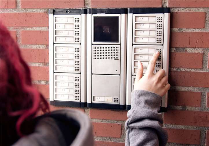 Klingelschilder an Mietwohnungen könnten Klagen nach sich ziehen. Foto: Symbolbild/©javitrapero.com - stock.adobe.com