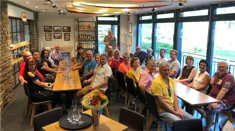 Knapp 30 Personen ließen sich von gutem Tropfen und gleichzeitig guter Geschichte einnehmen.Foto: privat