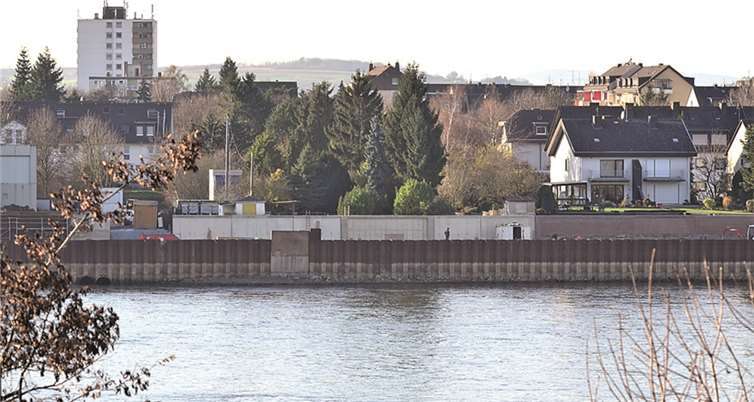 Knapp 50 Millionen Euro kostet die Schutzwand für Lützel, Neuendorf und Wallersheim, die jedoch nur sicheren Schutz vor kleineren Hochwassern bietet. HEP