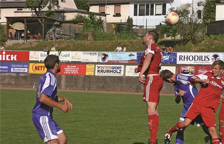 Knapp aber verdient sicherte sich die ausrichtende SpVgg Burgbrohl zum 3. Mal in Serie den Rhodius Cup. Im Endspiel siegte man mit 1:0 gegen Ligakonkurrent Rossbach/Verscheid.