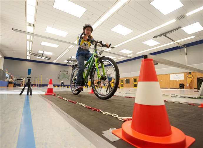Knifflige Aufgaben gab es für die jungen Radfahrer im Parcours zu bewältigen.