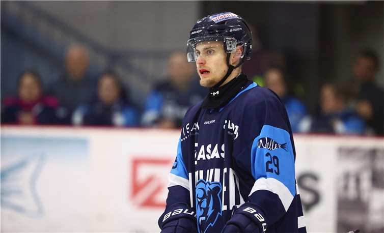 Knut Apel glich in Geleen zum 3:3 für den EHC aus.  Foto: EHC Neuwied