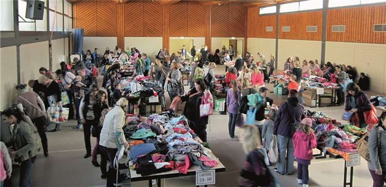 Kobern-Gondorf. Der Elternausschuss des Kindergartens. St Lubentius lud zum Kinderkleider- und Spielzeugbasar ein. Das vielfältige Angebot sorgte für großen Andrang in der Schlossberghalle. Auch das reichhaltige Kuchenbuffet fand guten Zuspruch bei den Besuchern. Der Reinerlös kommt dem Kindergarten St Lubentius zugute. Über die genaue Verwendung wird der Elternausschuss in den nächsten Wochen beraten.privat