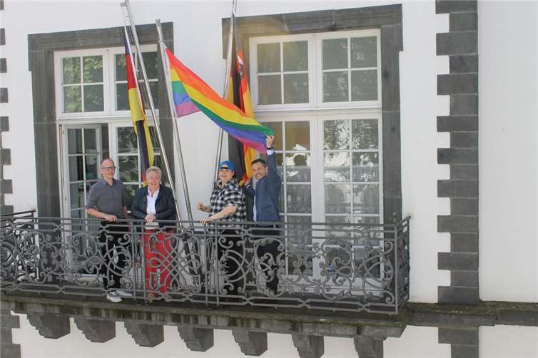 Koblenz zeigt Solidarität mit LGBTQIA+ Community. Foto: Stadt Koblenz/T. Knaak