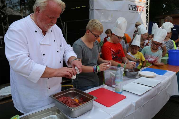 „Kochen mit Otto“ war einer der Höhepunkte des Festes. Fotos: StF