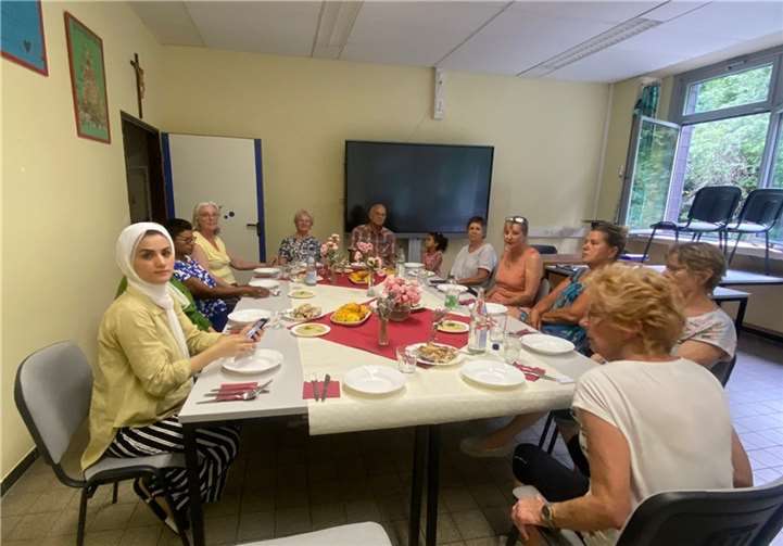 Kochen über Grenzen hinweg: Palästinensische Köchinnen führten durch einen genussvollen Abend in Kobern-Gondorf.  Foto: Mechthild Porobstfeld