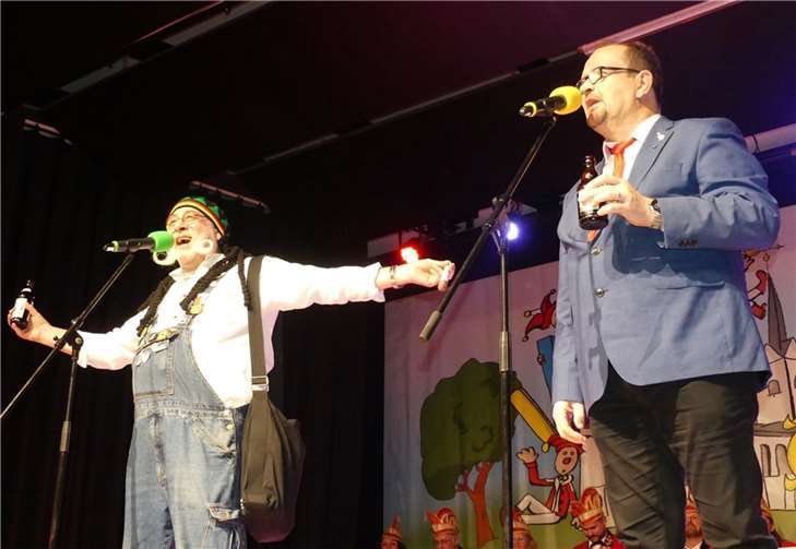 „Kölsche Tön“ gab es von den beiden Bühnenprofis „Harry & Achim“ per pointiertem Zwiegespräch auf die Ohren.