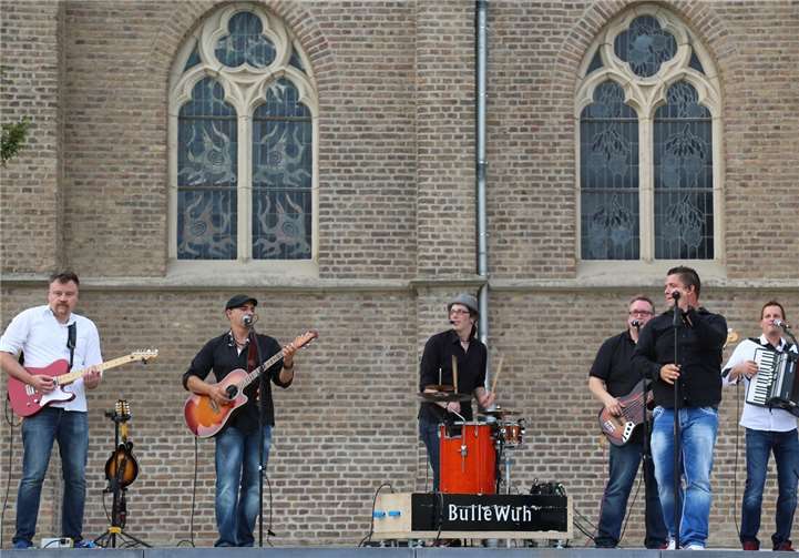 Kölsche Tön mit der Band „Bulle Wuh“