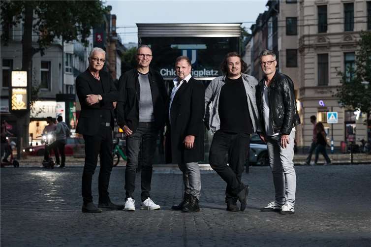 Kölsche Töne mit Gefühl und Kraft: Die Band „Höösch“ vereint Balladen und energiegeladene Klassiker auf der Marktplatzbühne.  Foto: www.Armin-Zedler.de / Quelle: Lebendiger Marktplatz