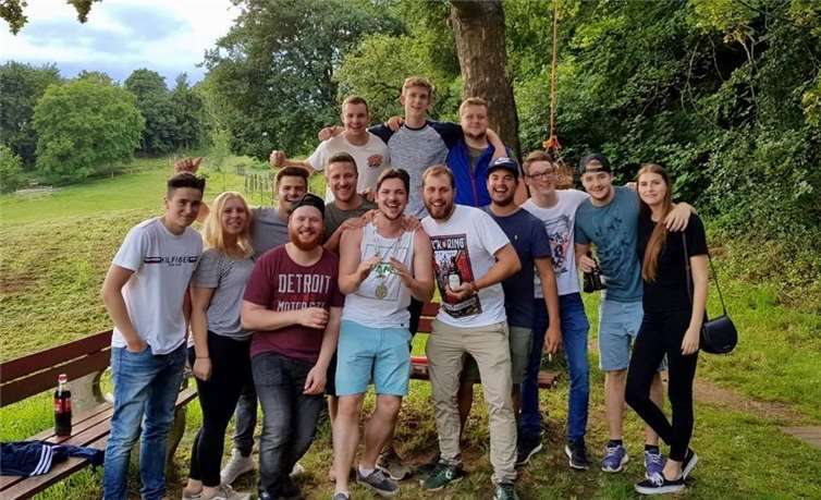 König Calvin I hat das Hahneköppen für sich entschieden. Privat