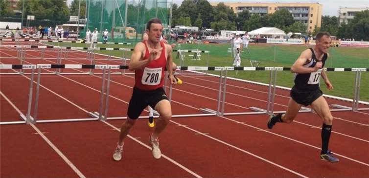 König beim 110 m Hürdenlauf.