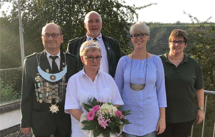 Königspaar Hans-Jürgen und Rosi Lischke, Brudermeister Raimund Kissel, Bürgerkönigin Lara Senner, stellvertretende Brudermeisterin Nicole Mayer (v.l.). Foto: privat