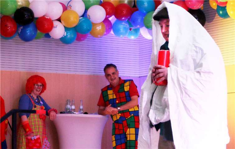 Köstlich Andi Marquadt als Enne Sontagsfahrer.