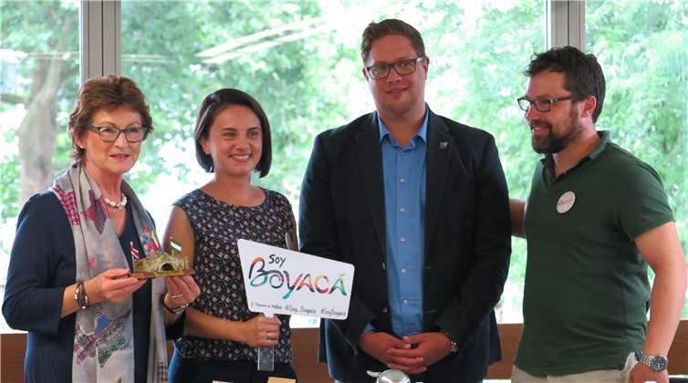 Kolumbianische Gäste: v.li. Bürgermeisterin Renate Offergeld, Natalia Buitrago, Beigeordneter Swen Christian und Martin Schatke.Gemeinde Wachtberg/mm