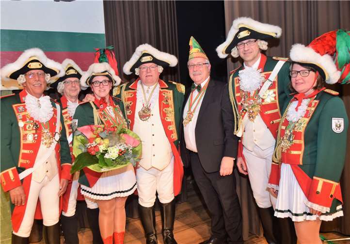 Kommandant Willi Hohn mit dem Vorstand der Stadtsoldaten. Fotos: EICH