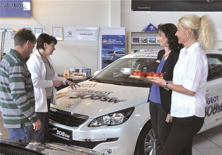 Kommen, sehen staunen. Und dies bei leckerem Kuchen und duftendem Kaffee. Fazit: Dieser Peugeot 308 SW ist ein wahrer Hingucker.