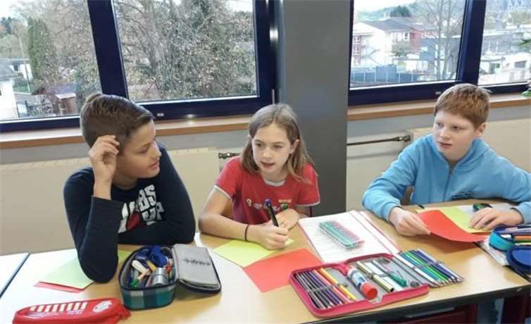 Kommunikation und Organisation sind wichtige Kompetenzen, die die Schüler im Eigenverantwortlichen Arbeiten erlernen und vertiefen.