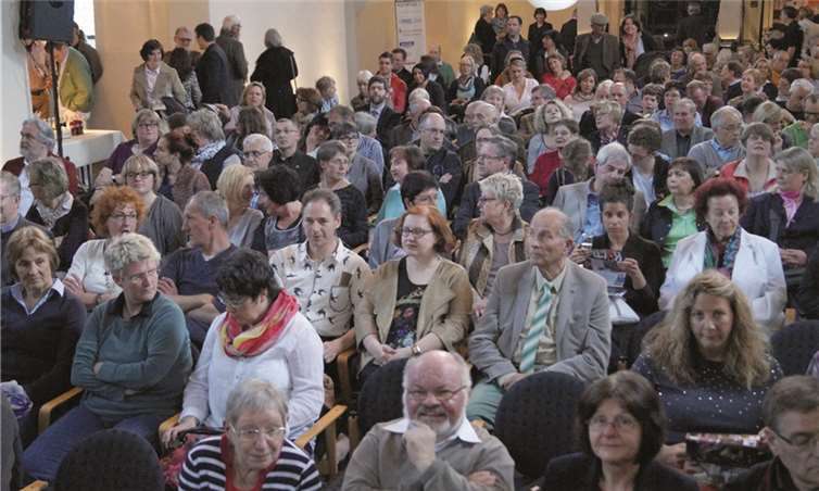 Komplett ausverkauft war das Cochemer Kapuzinerkloster am vergangenen Samstag. Wladimir Kaminer lockte eine Menge Besucher ins Kulturzentrum. -TT-