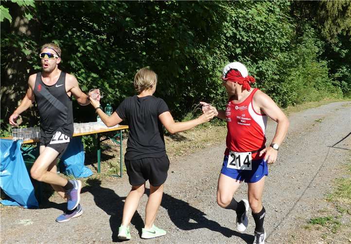 Kondition, Fitness und Trinkwasser waren bei den schweißtreibenden Temperaturen gefragt.