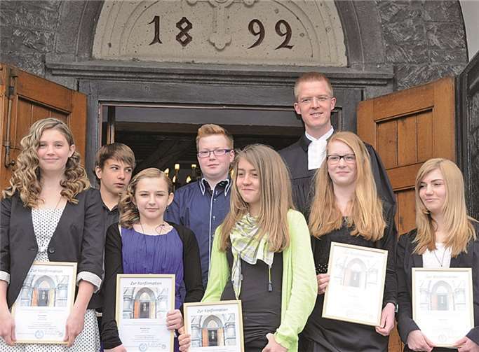 Konfirmation am 28. April: Chiara Döpgen, Lutz Heuft, Michelle Koch, Janine Mehlem, Olivia Müller, Meik Welling, Inka Zissner.