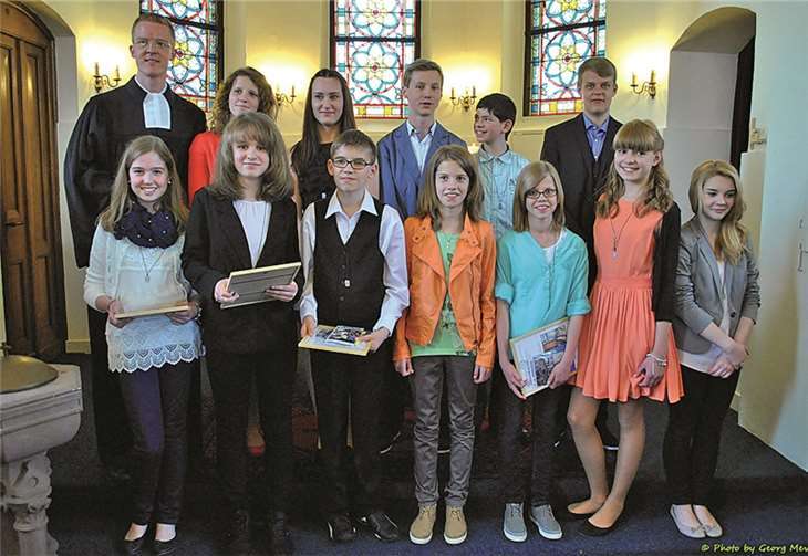 Konfirmation am 5. Mai: Marie Brockers, Julia Dechert, Joel Eulen, Alexandra Filster, Michael Janzen, Lea Mevißen, Nele Rhein, Alex Schefer, Farina Schumacher, Maximilian Späth, Imke Titz, Wiebke Titz. privat