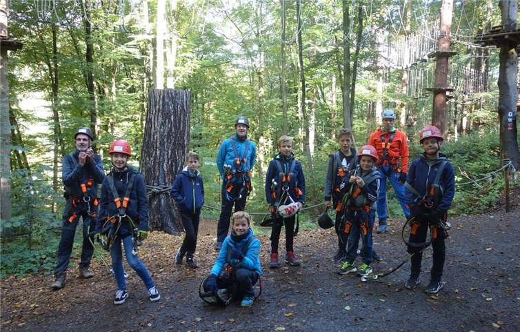 Konnten im Kletterwald ihre Kletterkünste unter Beweis stellen: die Kinder der gemischten U10 und U12. Foto: privat