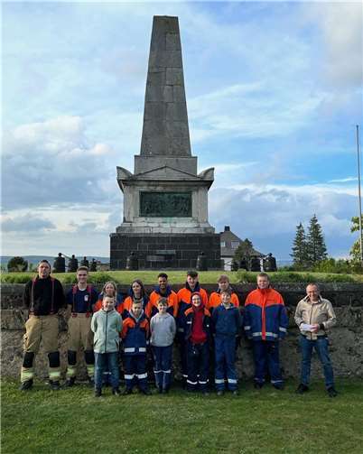 Konnten im Rahmen einer Übung zwei Wahrzeichen ihrer Heimatstadt besuchen: die Jungen und Mädchen der "Thurer" Jugendfeuerwehr. Quelle: Jugendfeuerwehr Weißenthurm