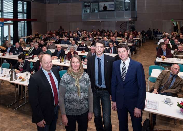 Konnten sich bei der Podiumsdiskussion über ein volles Haus freuen: (v.l.) Marcus Hehn (Bauern- und Winzerverbandes Rheinland-Nassau), Naturschutzreferentin Barbara Goll, Landwirt Tobias Hehn aus Kehrig und Florian Krings, Vorsitzender des Vereins Landwirtschaftlicher Förderung (VLF) Mayen-Koblenz. Israel