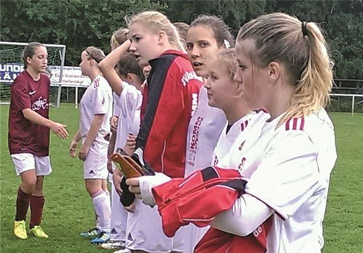 Konnten sich über ein gedrehtes Spiel freuen - die Merler B-Juniorinnen. privat