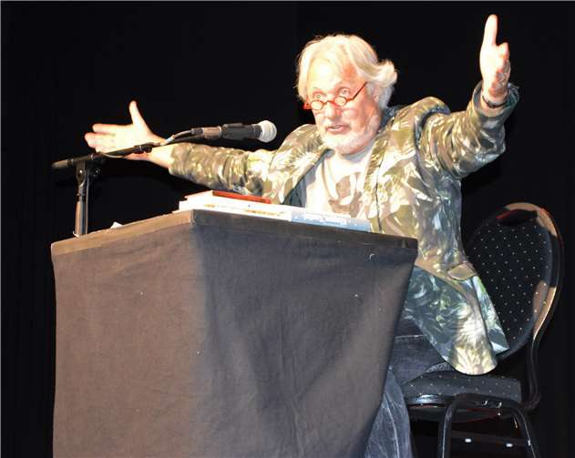 Konrad Beikircher mit weihnachtlichen Erlebnissen aus seiner Kindheit. ab