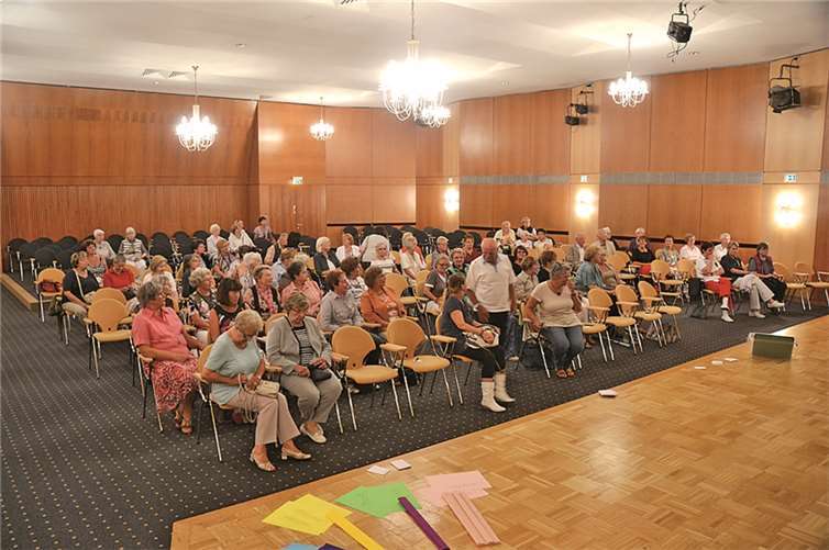 Kontakte knüpften die Teilnehmer der Eröffnungsveranstaltung, Interessen wurden ausgetauscht, noch im September werden die Gruppentreffen durchgeführt.