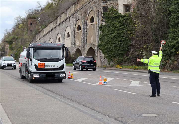 Kontrollstelle der Polizeiinspektion 1 an der B 42 in Ehrenbreitstein.Foto: Polizeipräsidium Koblenz