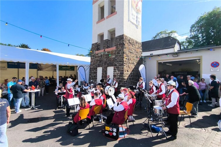 Konzert des Tambpur-Corps Erpel beim Floriansfest