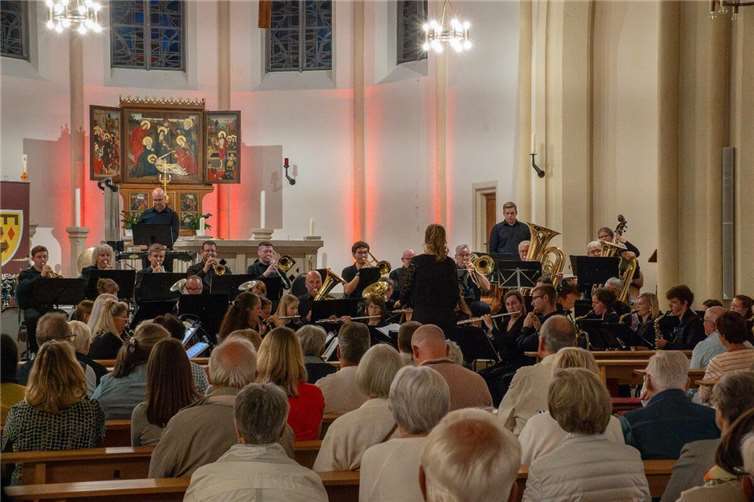 Konzerthighlight am Spätsommerabend: Jugend und Orchester begeistern Publikum. Foto: Lisa Elzer