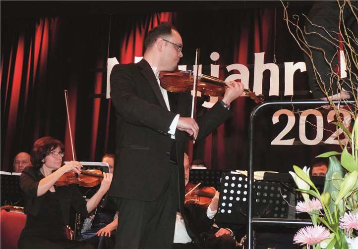 Konzertmeister und Stargeiger László Nyári krönte den Abend mit einem atemberaubend schnellen „Czárdás“.