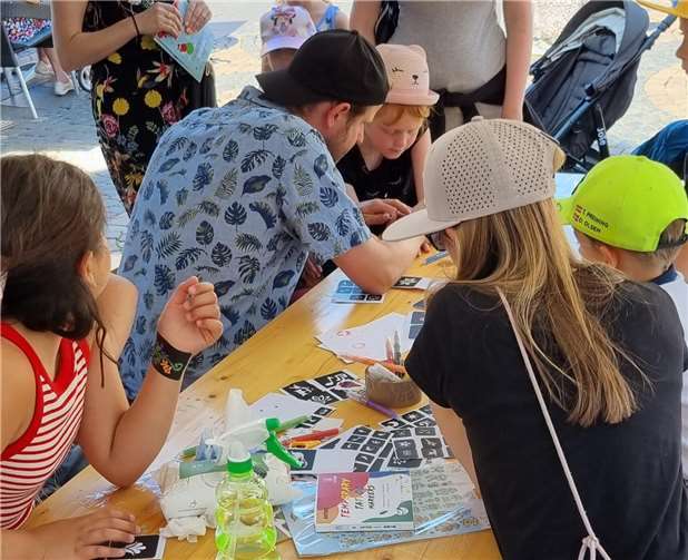 Kooperative Spiele luden Familien zur gemeinsamen Aktion ein. Foto: FBS Mayen, Melanie Hellmann