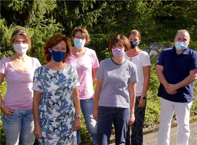 Koordinatorin Julia Hansel (links) und Netzwerkerin Petra Münch (2.v.l.) vom Hospiz-Verein Rhein-Ahr mit einigen der Teilnehmer beim Palliative-care-Fachkräfte-Treffen. Foto: Hospiz-Verein Rhein-Ahr