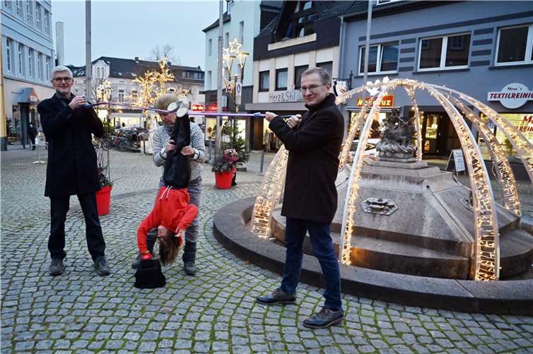 Kopfüber viel der Startschuss. Foto: Stadt Sinzig