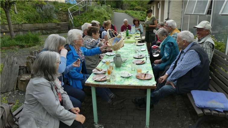 Kräuterpicknick im Klostergarten.  Foto: privat