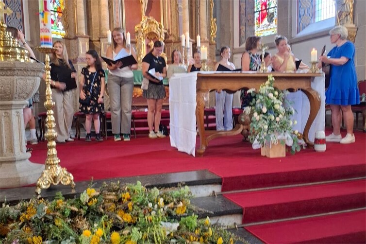 Kräuterweihe in der Kirche