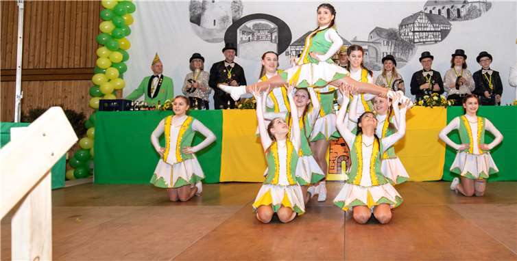 Krankheitsbedingt nur in Zweidrittelbesetzung, aber in Topform präsentierte sich die Jugendgarde.Fotos: CEW